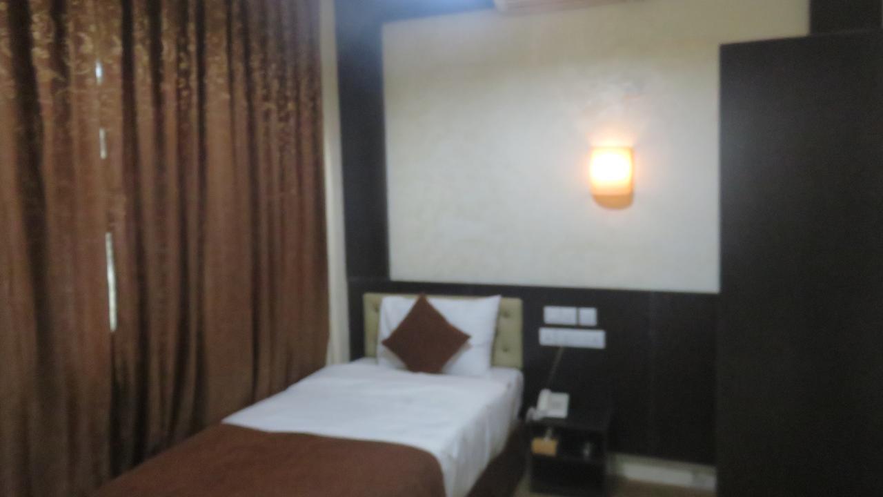 Teeba Palace Hotel Suites Amman Zewnętrze zdjęcie